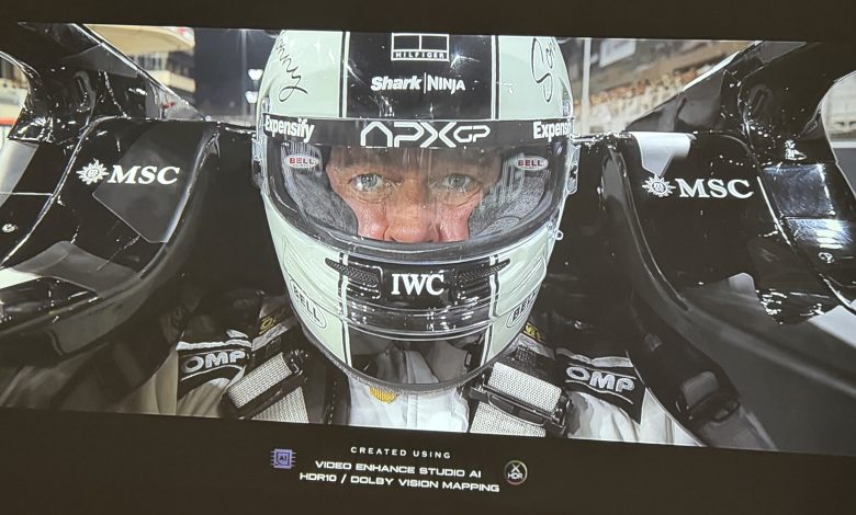 Test image projetée PUTRIMS K12 – film F1 pilote casque HDR10 Dolby Vision